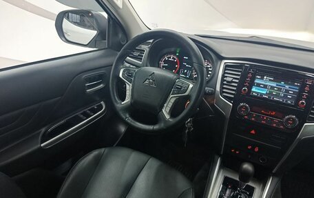 Mitsubishi L200 IV рестайлинг, 2021 год, 4 091 000 рублей, 11 фотография