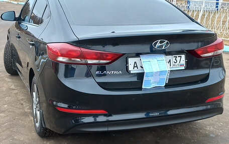 Hyundai Elantra VI рестайлинг, 2018 год, 1 500 000 рублей, 8 фотография