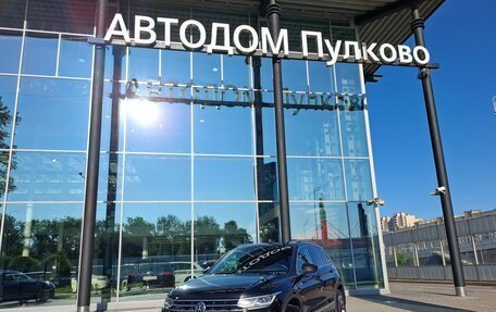 Volkswagen Tiguan II, 2022 год, 3 090 000 рублей, 2 фотография
