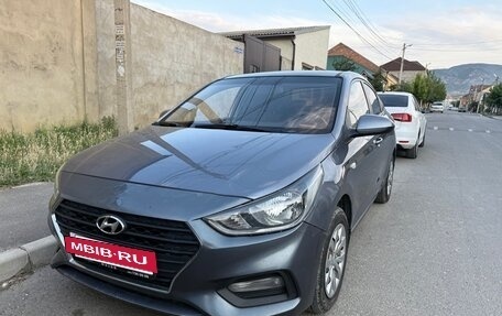 Hyundai Solaris II рестайлинг, 2017 год, 850 000 рублей, 2 фотография