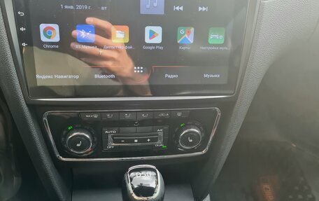 Skoda Superb III рестайлинг, 2013 год, 1 200 000 рублей, 15 фотография