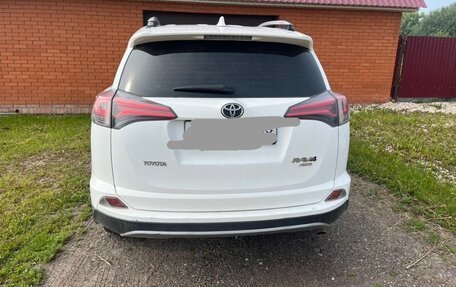 Toyota RAV4, 2017 год, 2 200 000 рублей, 2 фотография