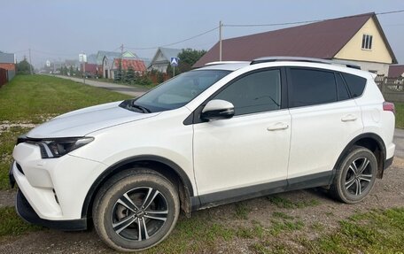 Toyota RAV4, 2017 год, 2 200 000 рублей, 3 фотография