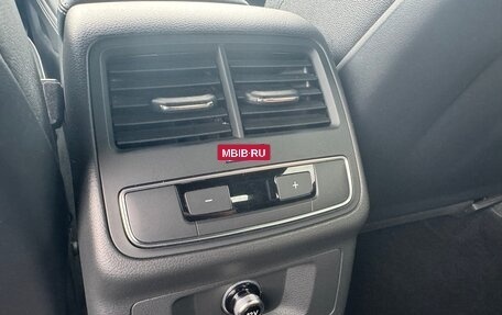 Audi A4, 2017 год, 2 950 000 рублей, 10 фотография