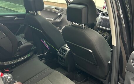 Volkswagen Tiguan II, 2018 год, 2 950 000 рублей, 10 фотография