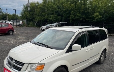 Dodge Caravan V, 2010 год, 1 250 000 рублей, 2 фотография