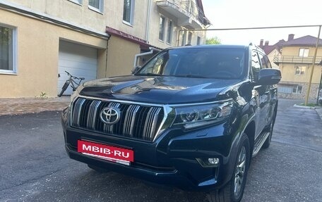 Toyota Land Cruiser Prado 150 рестайлинг 2, 2019 год, 4 890 000 рублей, 2 фотография