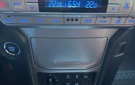 Toyota Land Cruiser Prado 150 рестайлинг 2, 2019 год, 4 890 000 рублей, 24 фотография