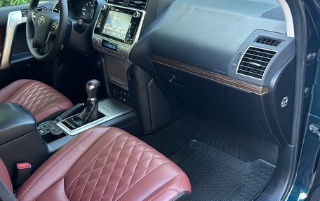 Toyota Land Cruiser Prado 150 рестайлинг 2, 2019 год, 4 890 000 рублей, 32 фотография