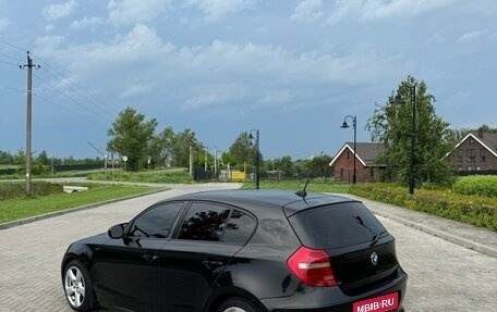 BMW 1 серия, 2011 год, 800 000 рублей, 2 фотография