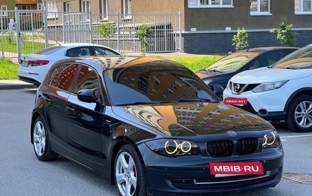 BMW 1 серия, 2011 год, 800 000 рублей, 10 фотография