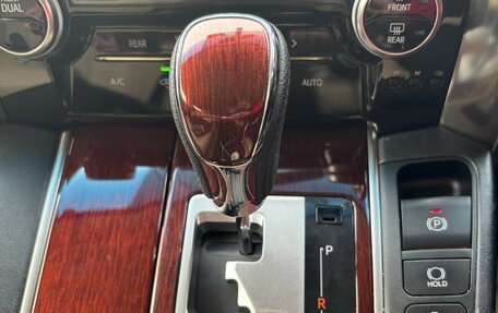 Toyota Vellfire II, 2017 год, 3 490 000 рублей, 18 фотография