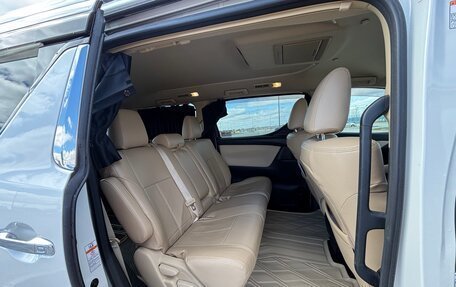 Toyota Vellfire II, 2017 год, 3 490 000 рублей, 23 фотография