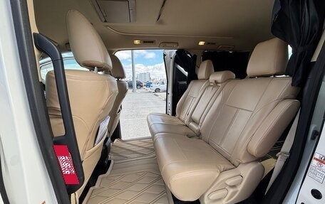 Toyota Vellfire II, 2017 год, 3 490 000 рублей, 24 фотография