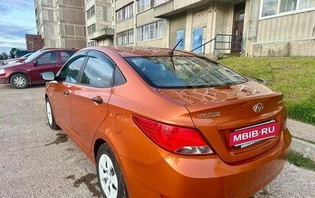 Hyundai Solaris II рестайлинг, 2015 год, 915 000 рублей, 3 фотография