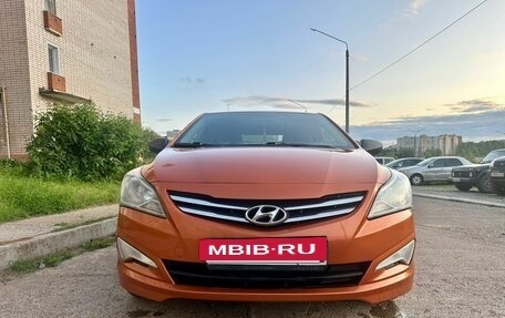 Hyundai Solaris II рестайлинг, 2015 год, 915 000 рублей, 4 фотография