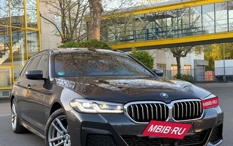 BMW 5 серия, 2022 год, 3 900 000 рублей, 1 фотография