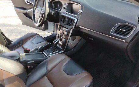Volvo V40 Cross Country I, 2018 год, 1 850 000 рублей, 9 фотография
