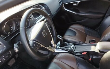 Volvo V40 Cross Country I, 2018 год, 1 850 000 рублей, 8 фотография