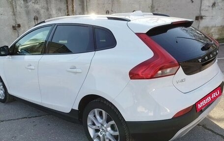 Volvo V40 Cross Country I, 2018 год, 1 850 000 рублей, 5 фотография