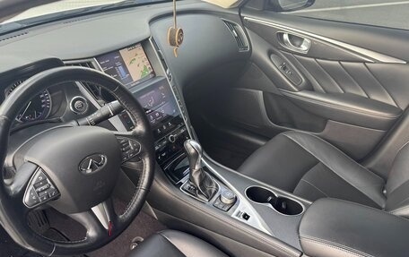 Infiniti Q50 I рестайлинг, 2017 год, 2 400 000 рублей, 15 фотография
