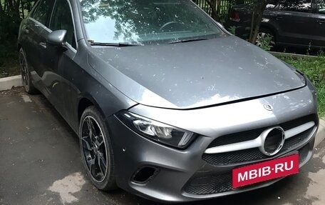Mercedes-Benz A-Класс, 2019 год, 1 800 000 рублей, 3 фотография
