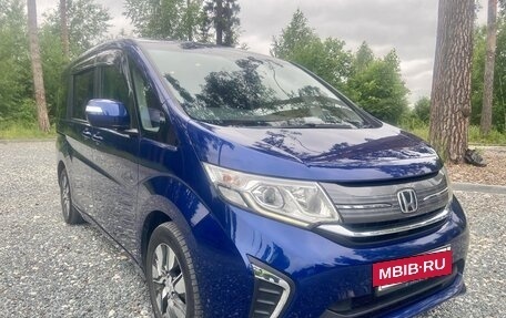 Honda Stepwgn IV, 2017 год, 1 850 000 рублей, 5 фотография