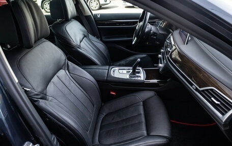 BMW 7 серия, 2019 год, 5 480 000 рублей, 14 фотография