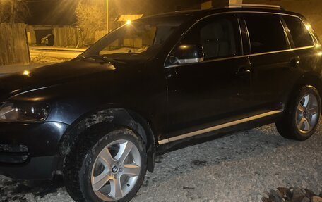 Volkswagen Touareg III, 2006 год, 1 050 000 рублей, 2 фотография