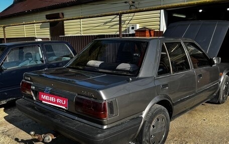Nissan Bluebird VIII, 1989 год, 250 000 рублей, 5 фотография