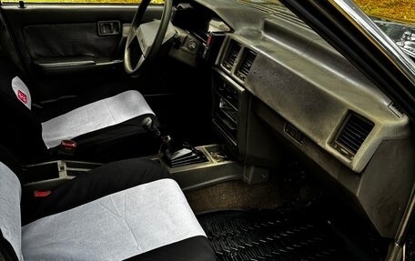 Nissan Bluebird VIII, 1989 год, 250 000 рублей, 9 фотография