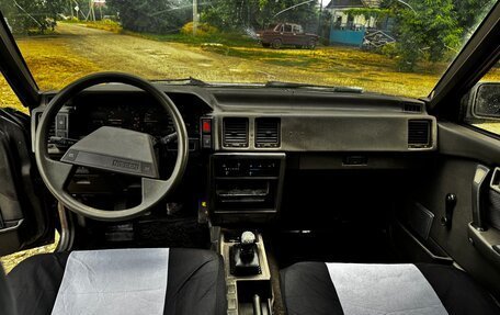 Nissan Bluebird VIII, 1989 год, 250 000 рублей, 13 фотография