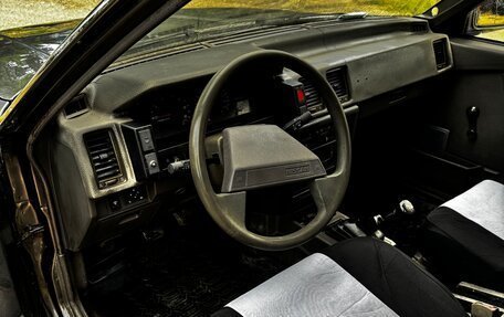 Nissan Bluebird VIII, 1989 год, 250 000 рублей, 11 фотография