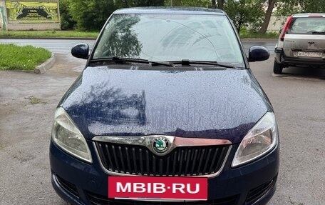 Skoda Fabia II, 2013 год, 490 000 рублей, 2 фотография