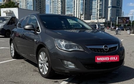 Opel Astra J, 2011 год, 690 000 рублей, 2 фотография