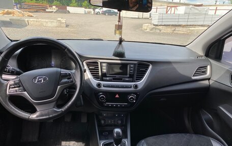 Hyundai Solaris II рестайлинг, 2018 год, 1 410 000 рублей, 7 фотография