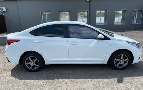 Hyundai Solaris II рестайлинг, 2018 год, 1 410 000 рублей, 3 фотография