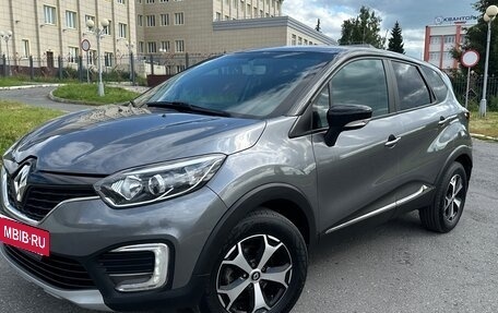 Renault Kaptur I рестайлинг, 2017 год, 1 450 000 рублей, 2 фотография