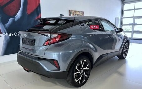 Toyota C-HR I рестайлинг, 2023 год, 2 400 000 рублей, 5 фотография
