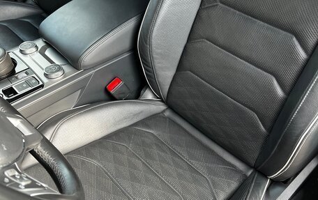 Volkswagen Touareg III, 2019 год, 5 950 000 рублей, 3 фотография