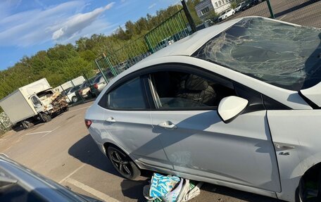 Hyundai Solaris II рестайлинг, 2014 год, 250 000 рублей, 13 фотография