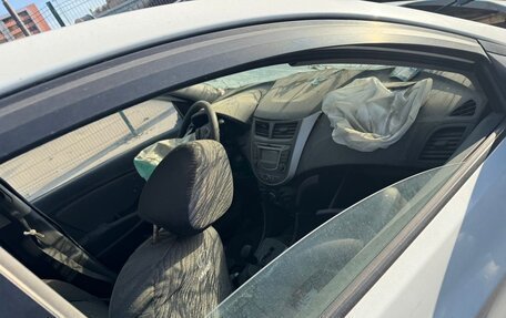 Hyundai Solaris II рестайлинг, 2014 год, 250 000 рублей, 12 фотография