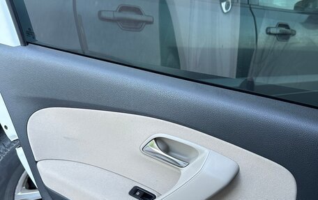 Volkswagen Polo VI (EU Market), 2011 год, 900 000 рублей, 14 фотография