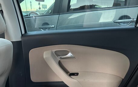 Volkswagen Polo VI (EU Market), 2011 год, 900 000 рублей, 13 фотография