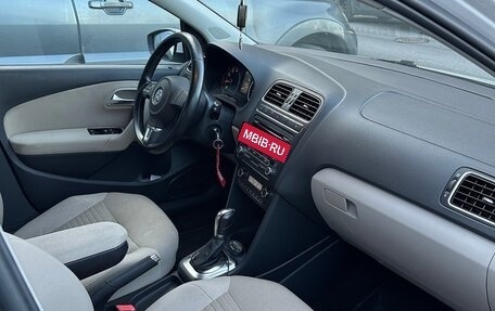Volkswagen Polo VI (EU Market), 2011 год, 900 000 рублей, 10 фотография