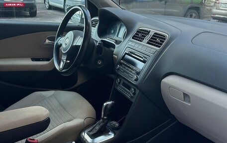 Volkswagen Polo VI (EU Market), 2011 год, 900 000 рублей, 31 фотография