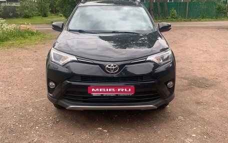 Toyota RAV4, 2017 год, 2 150 000 рублей, 4 фотография