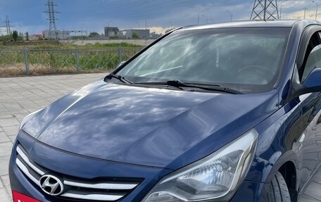 Hyundai Solaris II рестайлинг, 2015 год, 890 000 рублей, 3 фотография