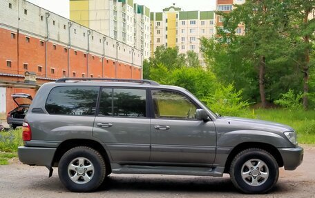 Toyota Land Cruiser 100 рестайлинг 2, 2002 год, 1 900 000 рублей, 2 фотография