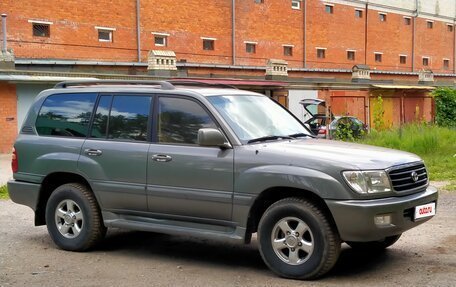 Toyota Land Cruiser 100 рестайлинг 2, 2002 год, 1 900 000 рублей, 8 фотография